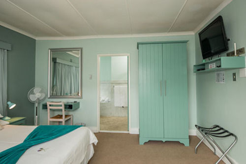Whale Coast Lodge Hermanus Exterior photo
